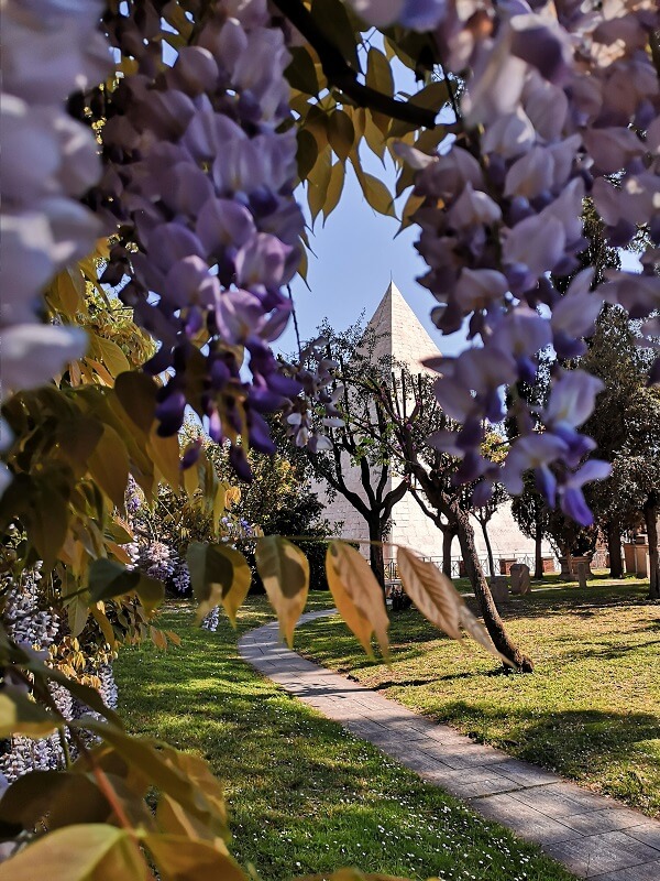 tourism in italy in may