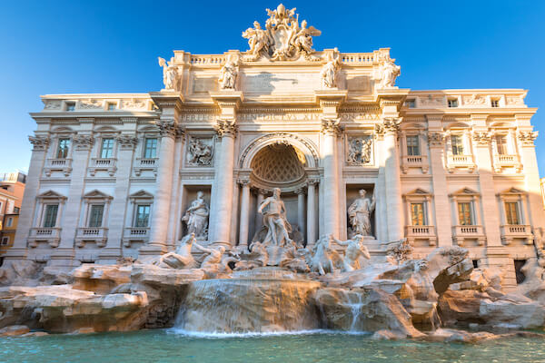 fountain in rome at night