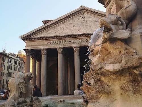 Pantheon Rome outside with fountain in front