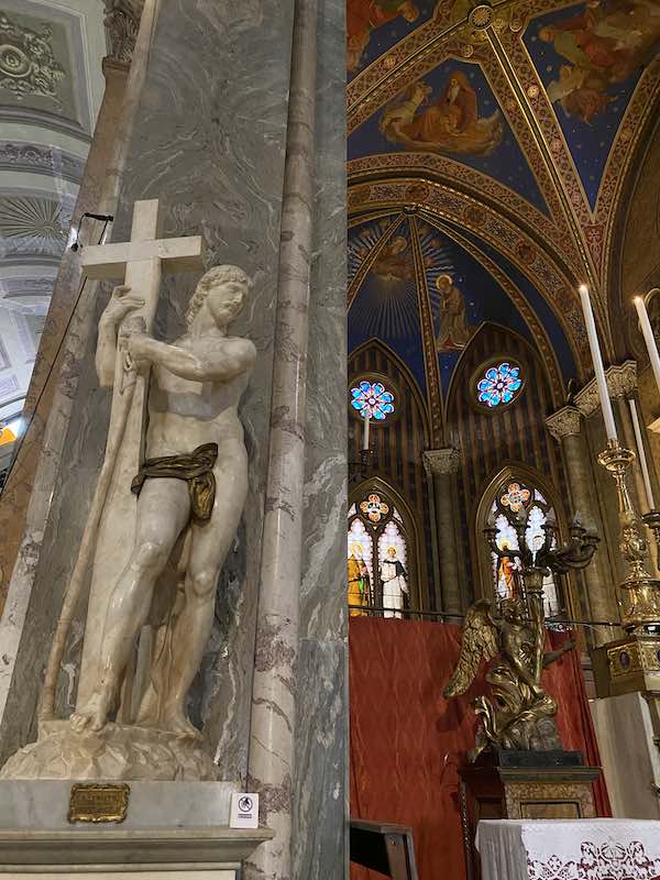 Sculpture of Christ carrying the cross by Michelangelo in Santa Maria Sopra Minerva, Rome